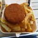  Fishcake y patatas fritas