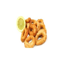 Anillos de calamar y patatas fritas