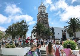 Explore Timanfaya Park Lanzarote - Best Excursions to Timanfaya Park - Best Tours To Costa Teguise Market - Volcanic Landscape with Geysery & Eatery